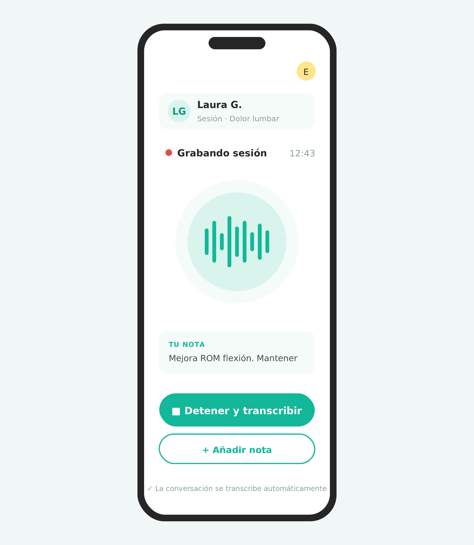 Asistente IA para fisioterapeutas grabando y transcribiendo una sesión con el paciente desde el móvil